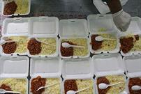 توزیع بیش از ۲ هزار پرس غذای گرم در راستای طرح اطعام حسینی 