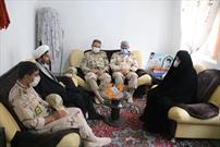 فرمانده مرزبانی گیلان با خانواده شهید کابینی مقدم دیدار کرد