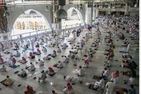 اولین اقامه نماز بدون فاصله گذاری اجتماعی در مسجدالحرام