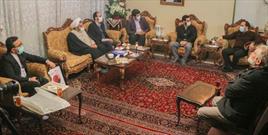 حضور رئیس سازمان بسیج دانشجویی در منزل شهید فخری‌زاده