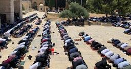 اقامه نماز هزاران فلسطینی در مسجدالاقصی