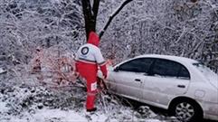 امدادرسانی به ٣۴٨ نفر از حادثه دیدگان در برف و کولاک/ ۶۶ خودرو رهاسازی شد