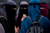 نگرانی از کاهش گردشگری/ مخالفت دولت سوئیسی با همه پرسی ممنوعیت حجاب