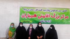 مسجد «نور» شیراز در دهه مبارک فجر به کمپ زنان کارتن خواب هدایایی اهدا کرد