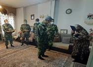 تجلیل از خانواده ۵ شهید دفاع مقدس توسط فرمانده قرارگاه غرب ارتش