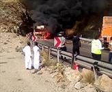 آتش سوزی تریلر در خروجی دهانه تونل تیر در محور جیرفت - جبالبارز