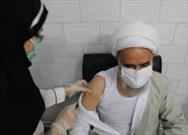 تزریق نخستین واکسن ایرانی «کوو برکت»  به  امام جمعه آران و بیدگل