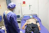 عیادت و دلجویی امام جمعه زابل از بیماران کرونایی+ گزارش تصویری