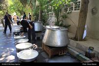 گزارش تصویری| طبخ ۱۱ هزار پُرس غذای گرم به صورت متمرکز در مجتمع «شلمچه» شیراز