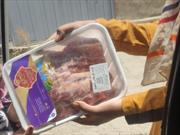 توزیع ۳۰ بسته گوشت متبرک قربانی بین نیازمندان روستای کران