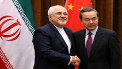 وزرای خارجه ایران و چین راهکارهای توسعه مناسبات دو کشور را بررسی کردند
