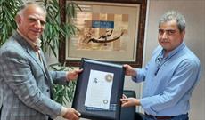 مدیر کل فرهنگ و ارشاد اسلامی استان اردبیل کسب نشان درجه یک هنری توسط «اتابک نادری» را تبریک گفت