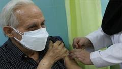 واکسیناسیون ۴۵۱ نفر از سالمندان ناتوان و معلولین دزفولی در منزل