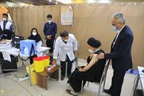 نماینده ولی فقیه در خراسان جنوبی دُز اول واکسن کوو ایران برکت را دریافت کرد