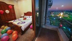 اقامت رایگان در هتل برای نوعروسان مزین به نام «محمد» از سوی آستان حسینی