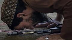 طالبان در ارزگان از نمازگزاران امتحان می‌گیرند!