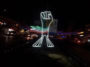 ۱۰۰ المان نوری «پرچم افتخار» حد فاصل میدان انقلاب تا آزادی نصب شد