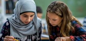 جنگ سوئد با مدارس اسلامی