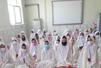 آیین جشن تکلیف ۳۰ دختر نومکلف در مسجد صاحب الزمان (عج) شهر یانچشمه برگزار شد