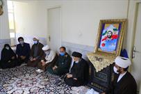 گزارش تصویری/ دیدار امام جمعه بیرجند با خانواده ۲ شهید روحانی