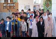 اجرای سرود «سلام فرمانده» توسط بچه های مسجد حضرت ابوالفضل (ع) بن