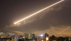 مقابله پدافند هوایی سوریه با حمله موشکی رژیم صهیونیستی/ شهادت ۳ نفر در حمله به جنوب دمشق