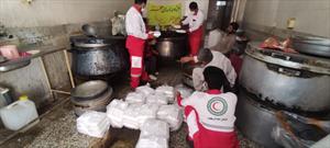 توزیع ۷۰۵ بسته غذایی  بین نیازمندان سیستان و بلوچستان در هفته هلال احمر