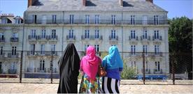 واکنش فرانسه نسبت به افزایش استفاده از پوشش اسلامی در مدارس این کشور