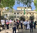 تحصن اعتراض آمیز فعالان حقوقی در برابر سفارت عربستان در لندن برای آزادی زندانیان سیاسی
