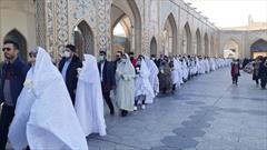 تعدادی از زوج های جوان کرمانی در قالب طرح " هم سایه" به مشهد مقدس اعزام شدند