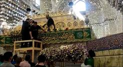 برپایی مراسم گل ارایی حرم امیرالمومنین (ع) توسط قرارگاه جهادی ارتش