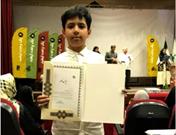 عضو کانون فرهنگی هنری الهادی (ع) در هشتمین دوسالانه هنرهای تجسمی تجلیل شد