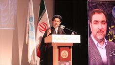 دکتر عادل آذر باورمند به اصول و مبانی انقلاب اسلامی بود