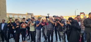 گردشگران خارجی مبهوتِ قافله عزای خادمیاران رضوی اصفهان