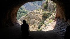 دسترسی گردشگران به غارهای پارینه سنگی رودبار تسهیل شد