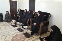 فعالان کانون فرهنگی هنری حضرت خدیجه (س) به دیدار خانواده شهید اهل تسنن «اروجعلی نصیرزاده» رفتند