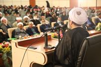مقام معظم رهبری مصداق آیه «اشداء علی الکفار رحماء بینهم» می‌باشد