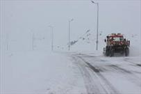 بارش برف راه های روستایی شهرستان های بروجرد و الیگودرز مسدود کرد