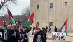 تظاهرات دانشجویان با پرچم های فلسطین در دانشگاه میشیگان آمریکا