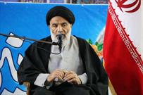 ملت ایران همچنان پای انقلاب ایستاده‌اند