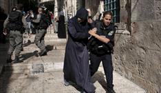 صهیونیست ها،  یک مادر و دختر فلسطینی اهل قدس را در مسجدالاقصی بازداشت کردند