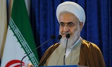 مرعوب نشدن در برابر قدرت های جهانی از ویژگی های امام خمینی (ره) بود