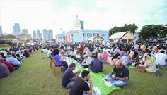 شهروندان «کلمبو» با آیین روزه داری در مراسم افطاری مسلمانان آشنا می شوند