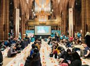 پخش اذان برای نخستین بار از کلیسای منچستر به مناسبت افطار رمضانی
