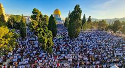 اقامه نماز جمعه ۵۰ هزار فلسطینی در مسجدالاقصی