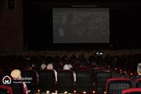 اکران فیلم سینمایی «غریب» در قالب سینما سیار