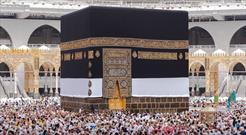 «طواف قدوم» حجاج  به دور کعبه / زائران با لباس احرام در سرزمین وحی