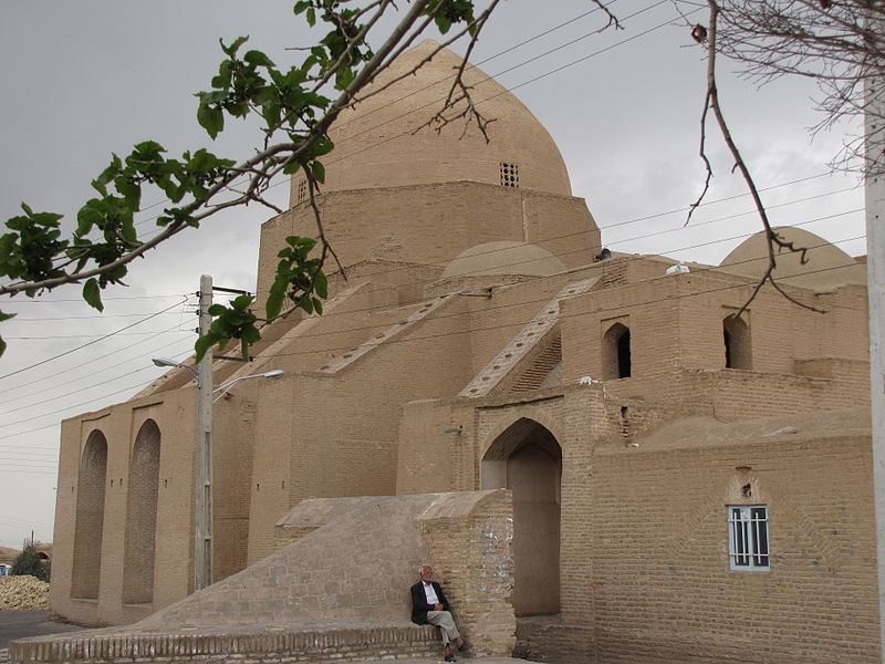 مسجد جامع اردستان، مسجدی در قامت یک شهر