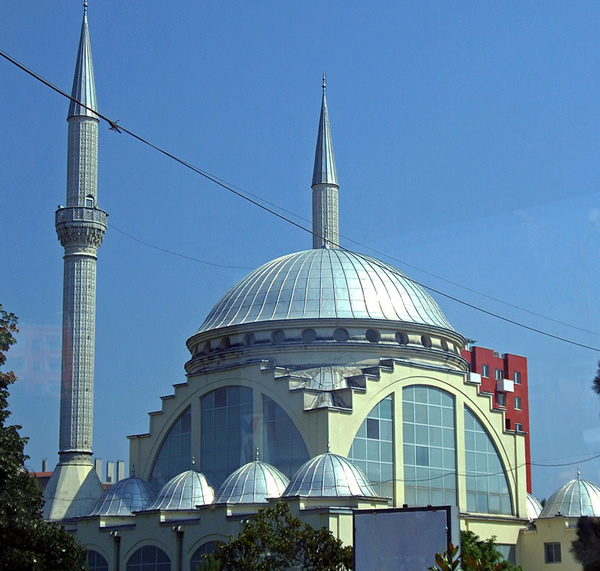 مهر تایید بر ساخت مسجد جامع در آلبانی