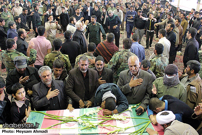 پیکر پاک و مطهر 6 شهید گمنام در یزد به خاک سپرده شد